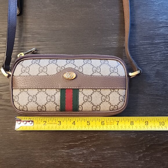 Gucci Handbags - Gucci crossbody mini w dust bag and box